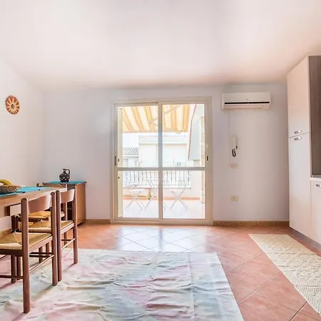 Sun House 4 Center Airconditioned Apartment Villasimius